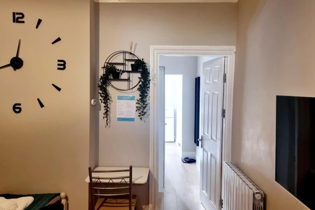 Stylish Apartment, Self Check-In, Ideal 4 Contractors, 25Mins To Gatwick Airport Thornton Heath Exterior foto