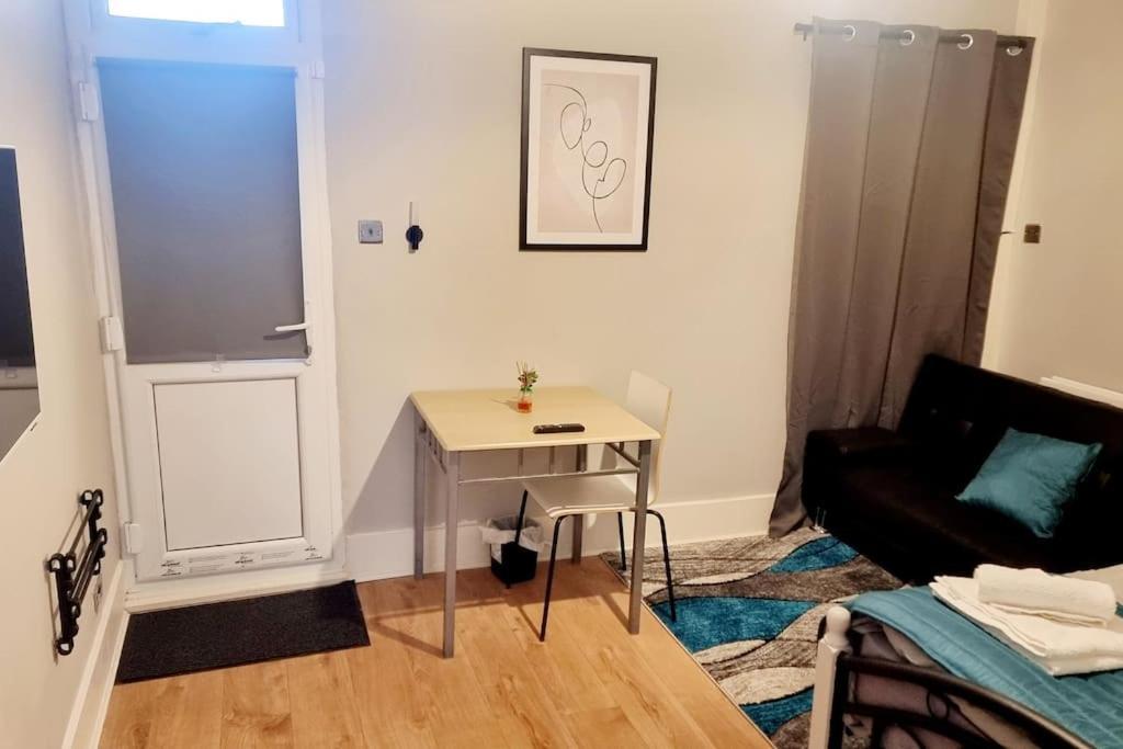 Stylish Apartment, Self Check-In, Ideal 4 Contractors, 25Mins To Gatwick Airport Thornton Heath Exterior foto